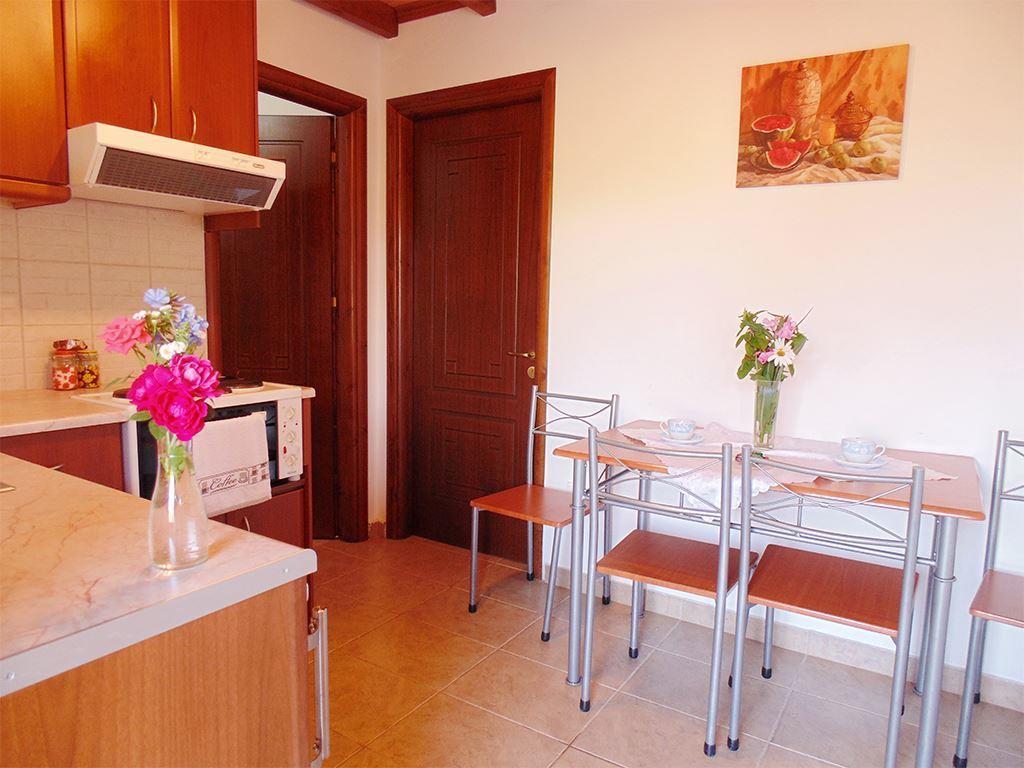 Christinas Apartments Ágios Matthaíos المظهر الخارجي الصورة