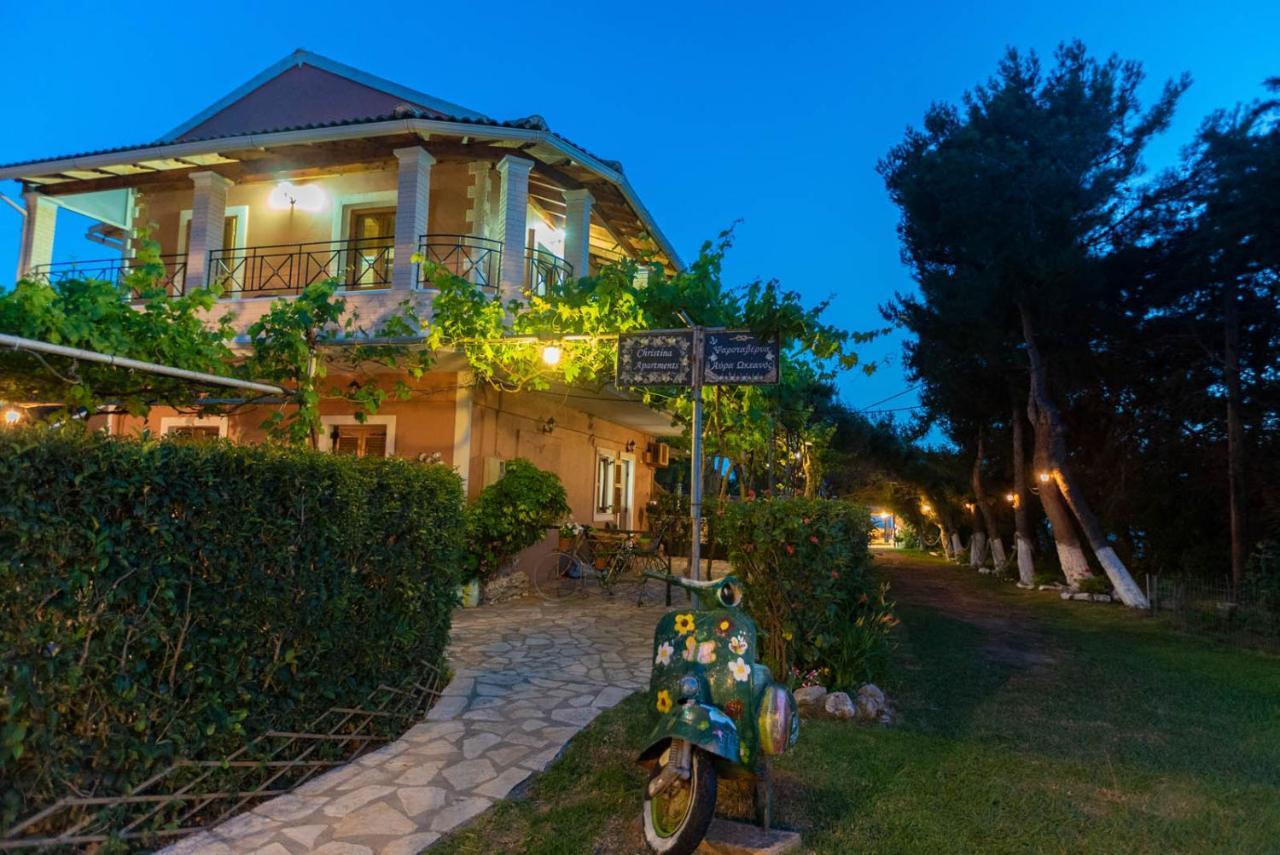 Christinas Apartments Ágios Matthaíos المظهر الخارجي الصورة